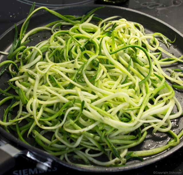 Courgettepasta in pan