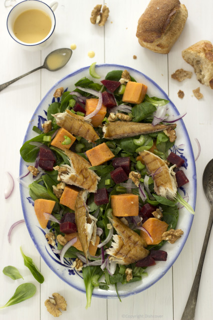 Herfstsalade rode biet bataat makreel