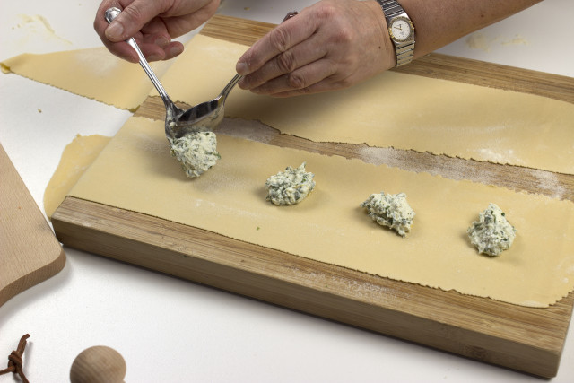 Pastavulling op pastadeeg