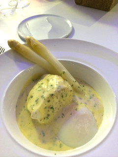 gestoomde asperges