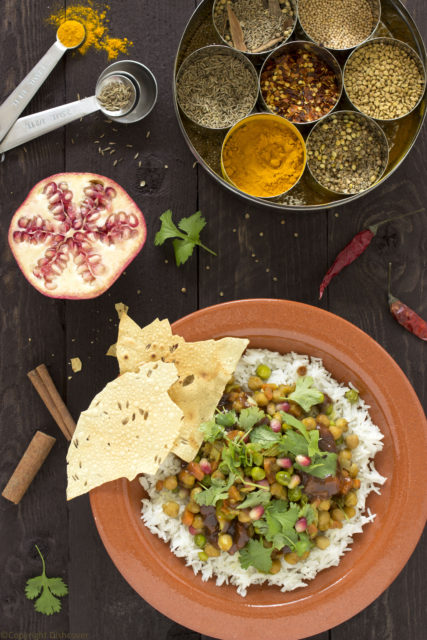 Indiase vegetarische kikkererwtencurry met tamarindechutney