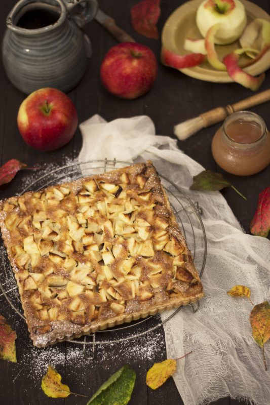 Appeltaart met speculaas en flanbeslag