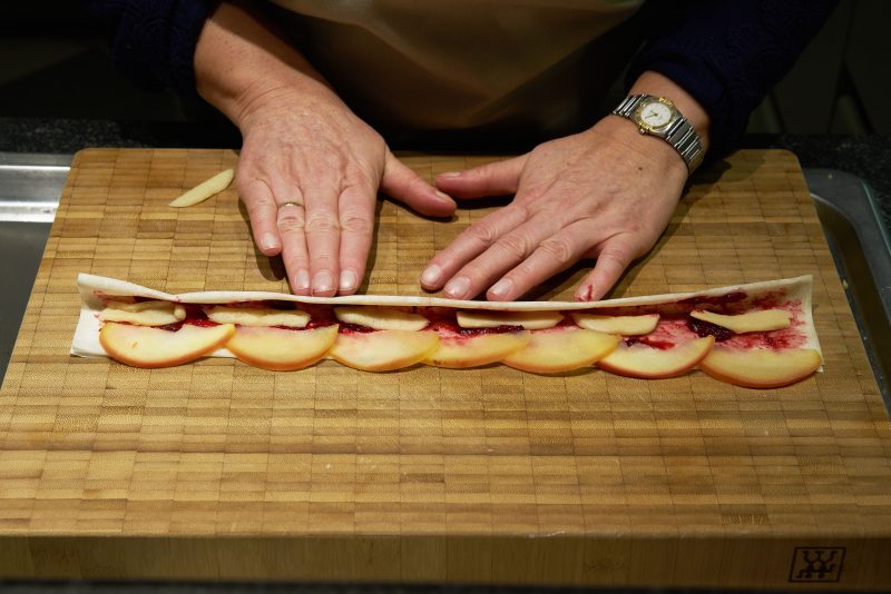 Appelroosjes - toevouwen filodeeg