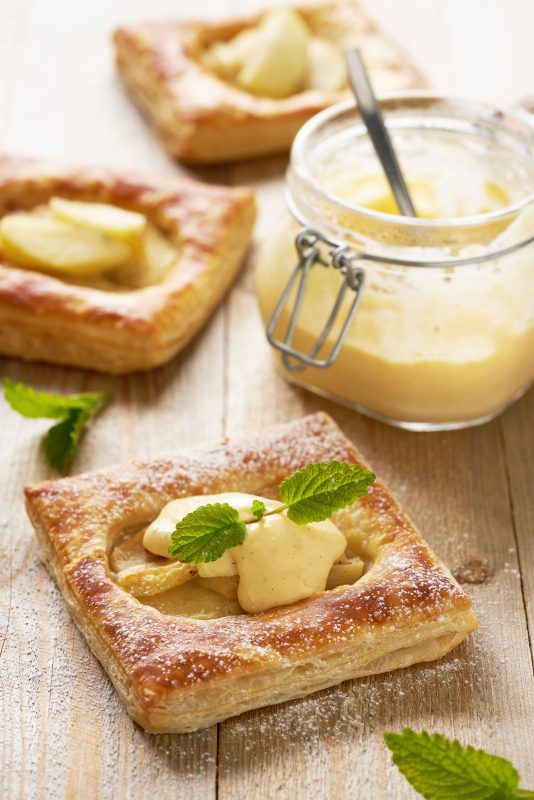 Appel-bladerdeeggebakjes