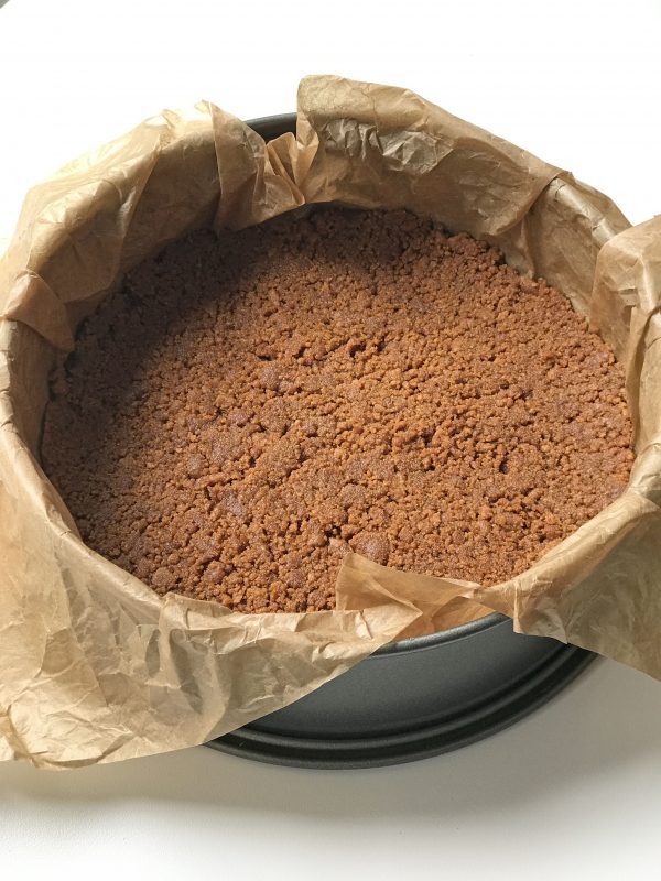 Cheesecake met rode en witte bessen - speculaasbodem