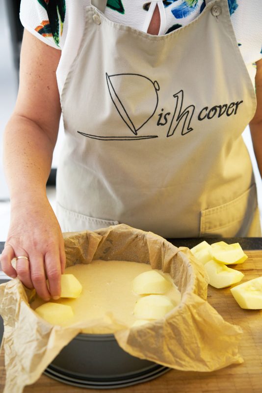 Normandische appeltaart - appelen op deeg