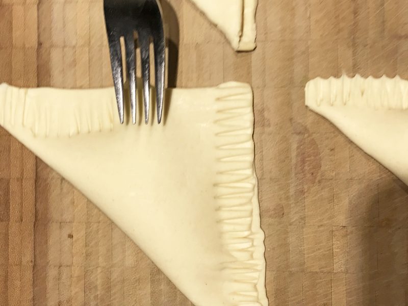 Appelflappen - zijkanten dichtdrukken
