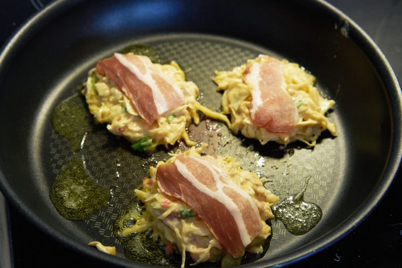 Okonomiyaki - in de pan