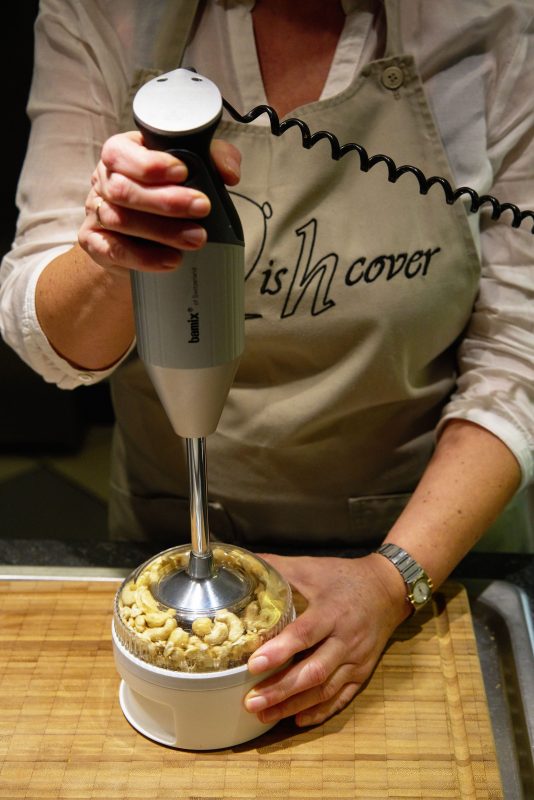 Cashewnootballetjes - noten malen