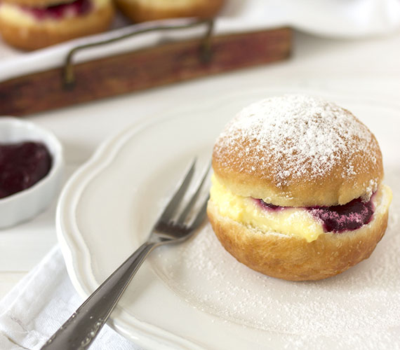 Berlijnse bollen met veenbessen