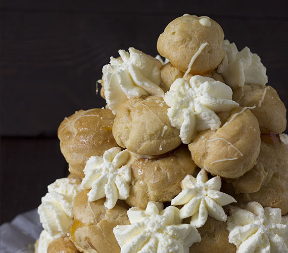 Croquembouche