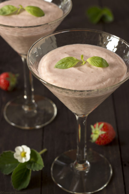 Aquafaba aardbeienmousse