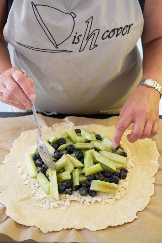 Rabarbergalette - beleggen met fruit