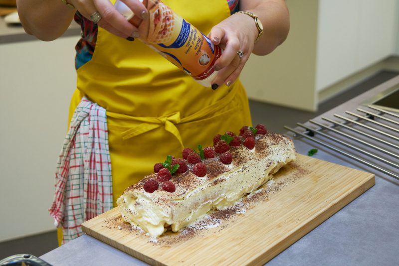 Pistacherol met frambozen en witte chocolade - bakworkshop
