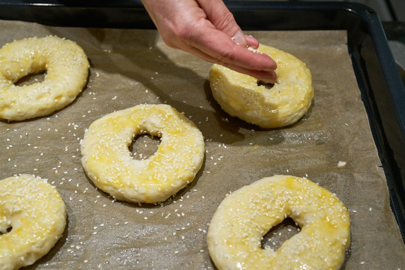 Bagels - bestrooien met zaadjes