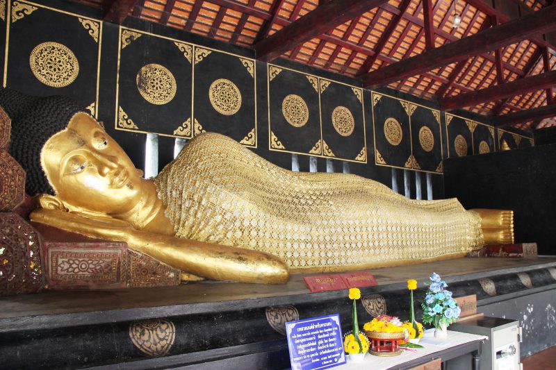 Boeddha Wat Chedi Luang Thailand Chiang Mai