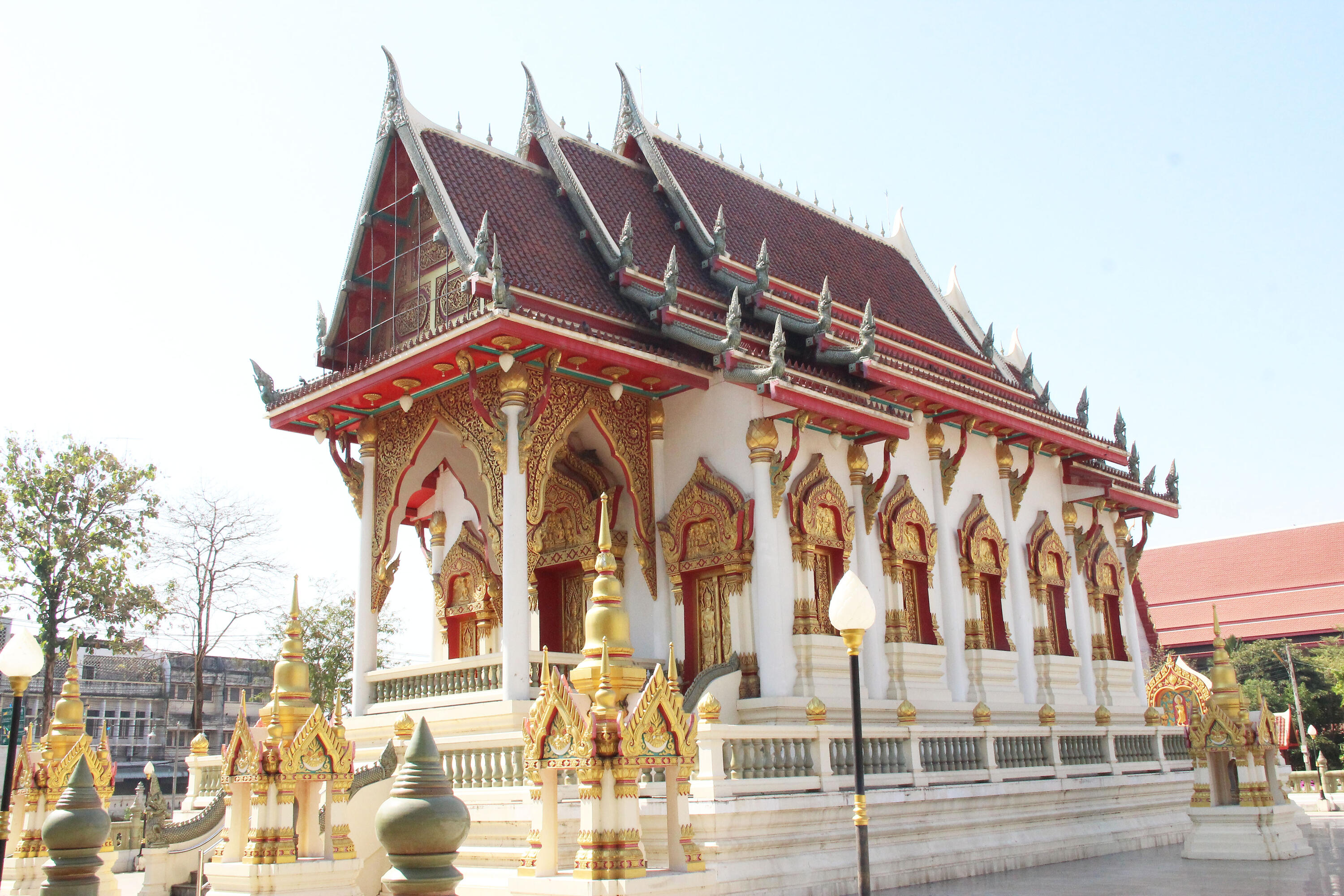 Wat-Ratcha-Thani