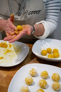 Mango ladoo - balletjes rollen