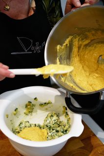 Hartige cake met courgette en geitenkaas - deeg bij geitenkaas