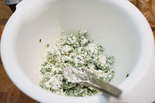 Hartige cake met courgette en geitenkaas - kruiden met geitenkaas