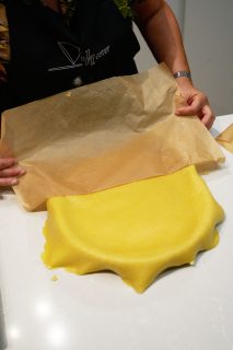 Torta della nonna - bakpapier van deeg