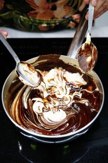 Chocolade-hazelnotentaart - chocolade bij ruban
