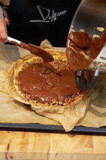 Chocolade-hazelnotentaart - vulling op taart