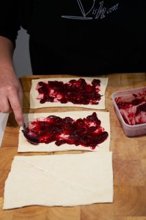 Cruffins - veenbessen op deeg