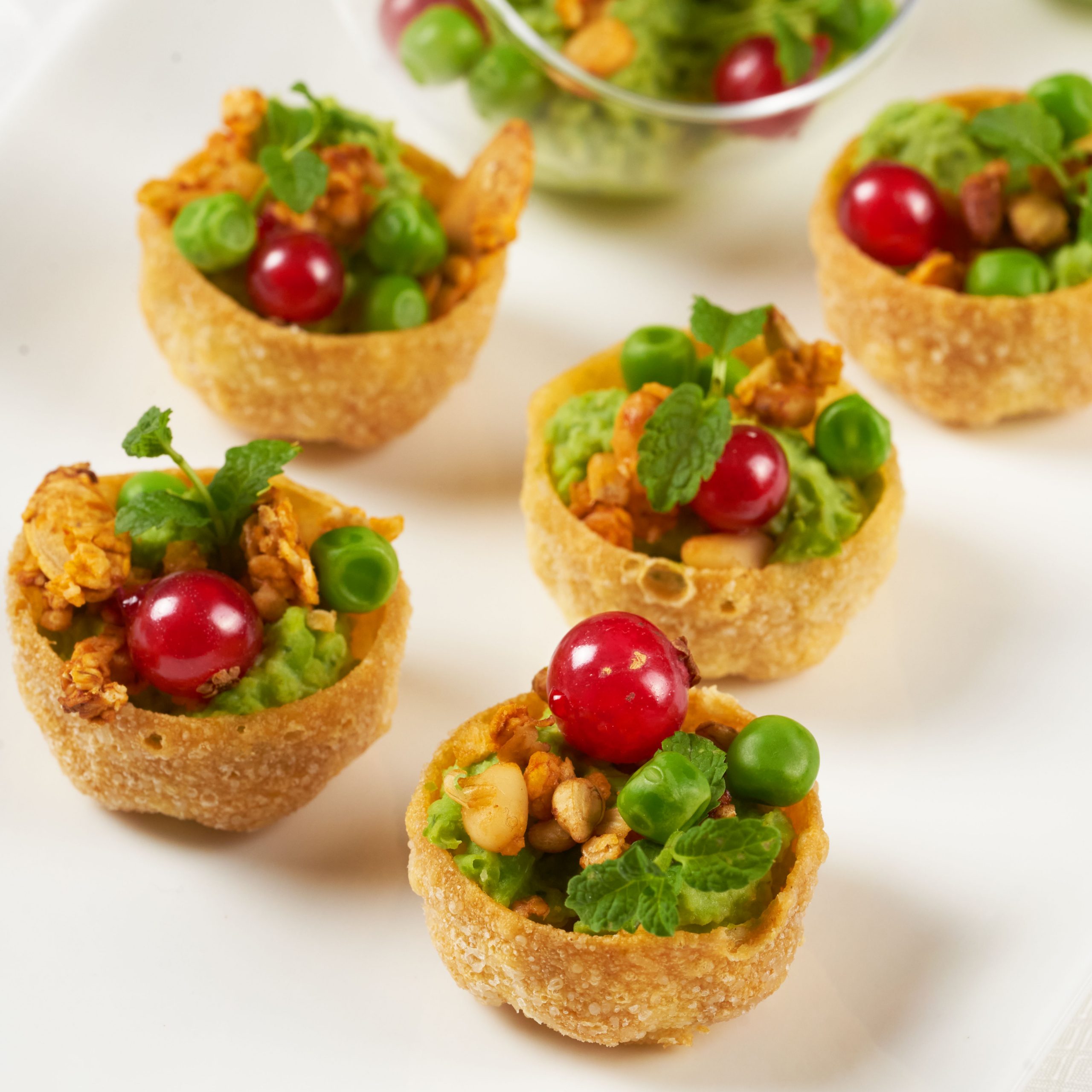 Erwtencrème met hartige granola recept